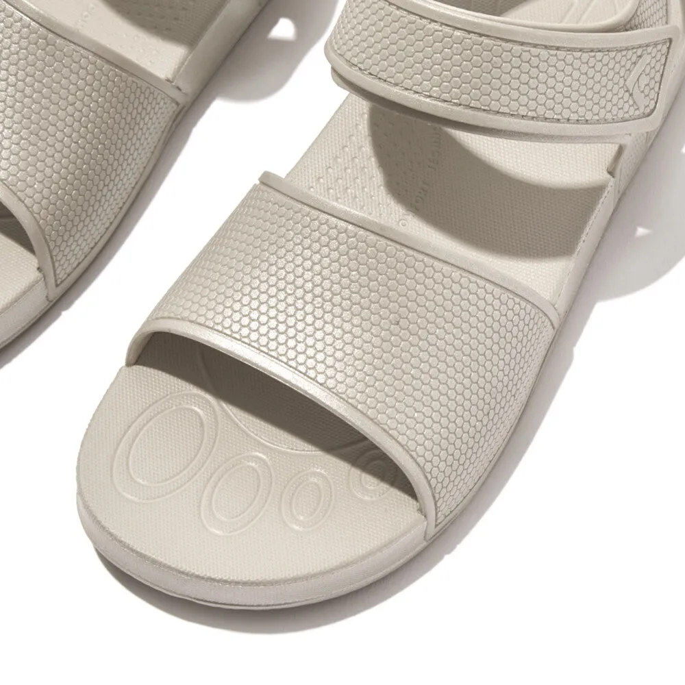รองเท้าแตะแบบรัดส้น เด็ก รุ่น iQUSHION KIDS JUNIOR SHIMMER ERGONOMIC BACK-STRAP SANDALS