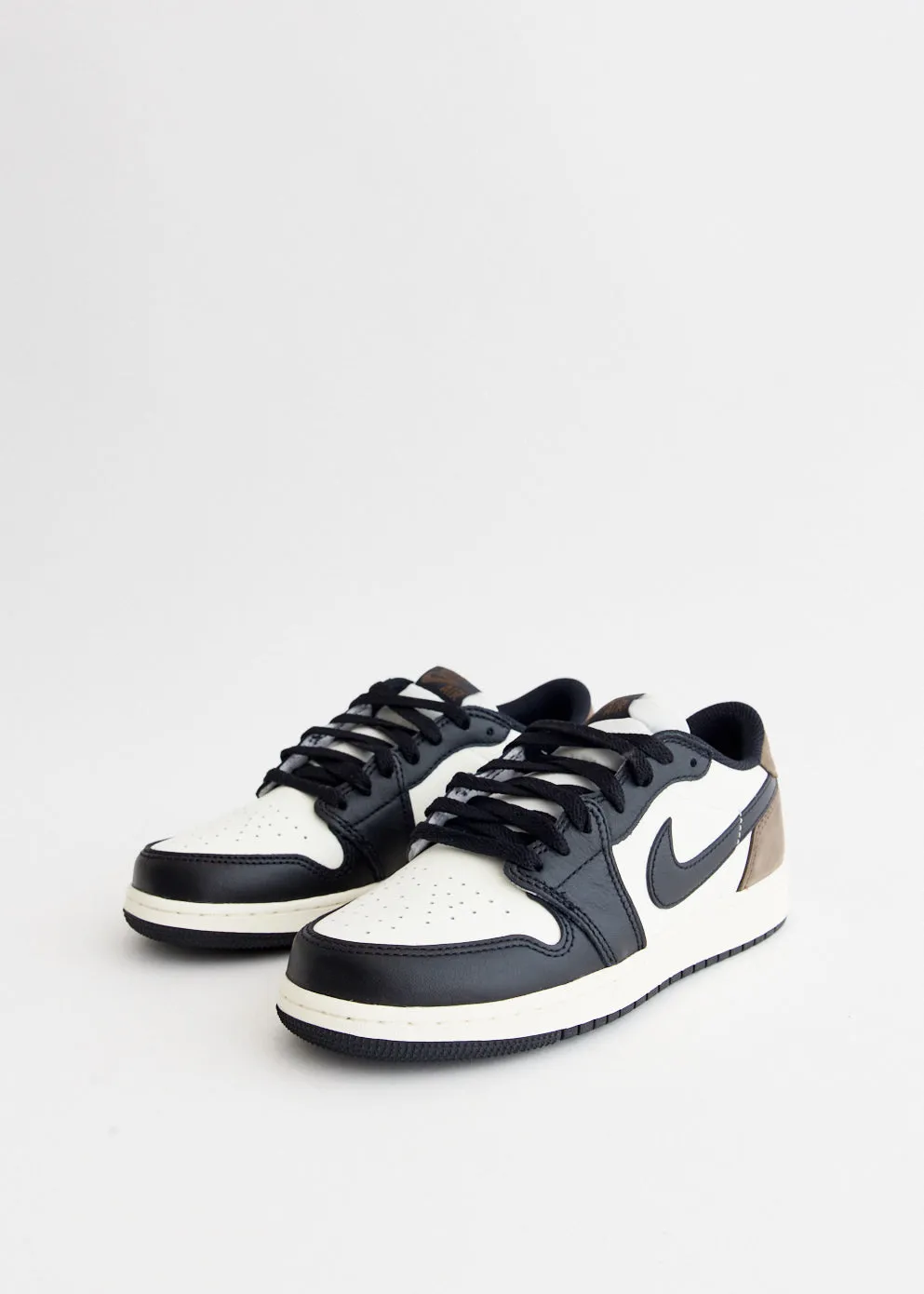 Air Jordan 1 Retro Low OG 'Mocha' Sneakers (GS)