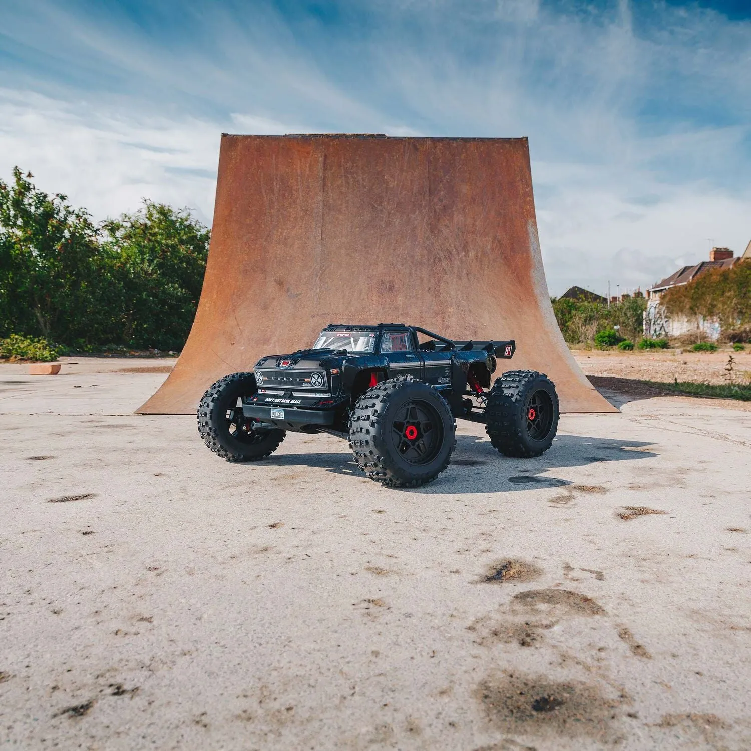 ARRMA 1/5 OUTCAST 4WD EXtreme Bash Roller Stunt Truck Black ARA5210