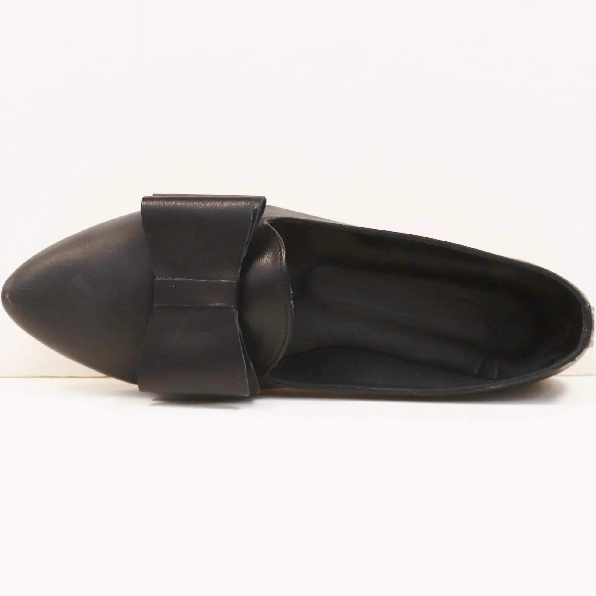 BOW FLAT