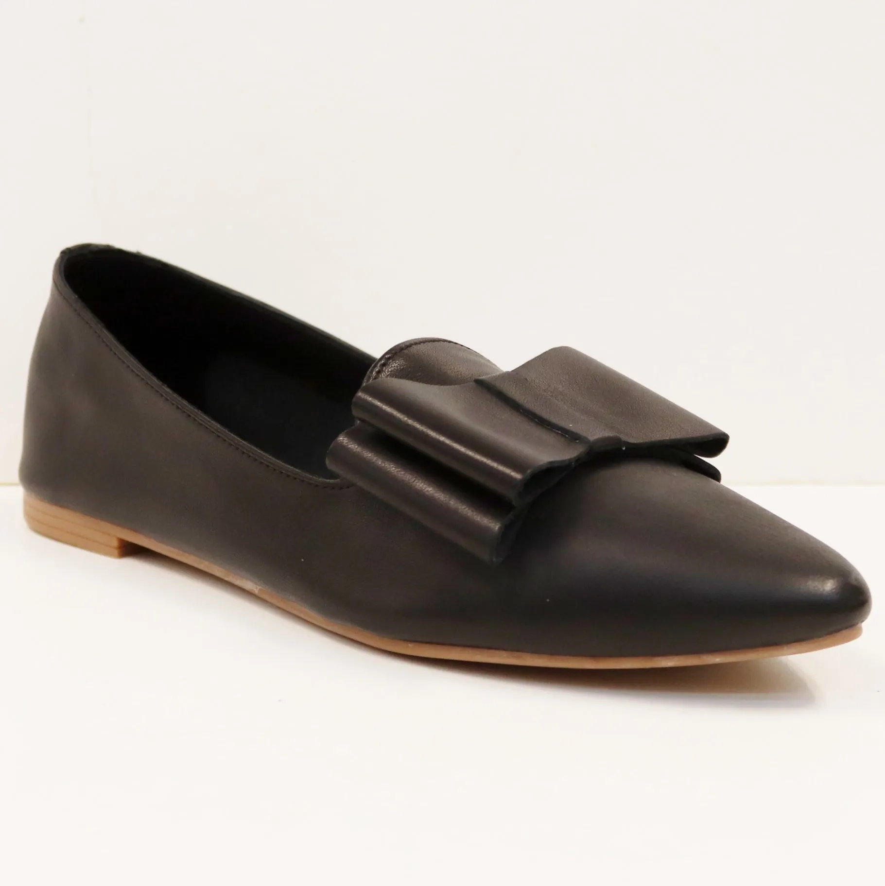 BOW FLAT