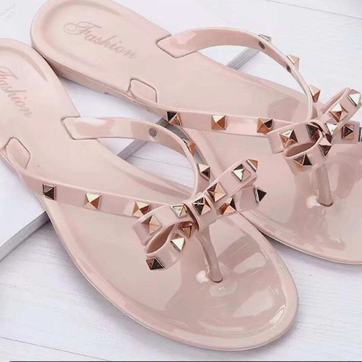 Bow Toe Post Sandals