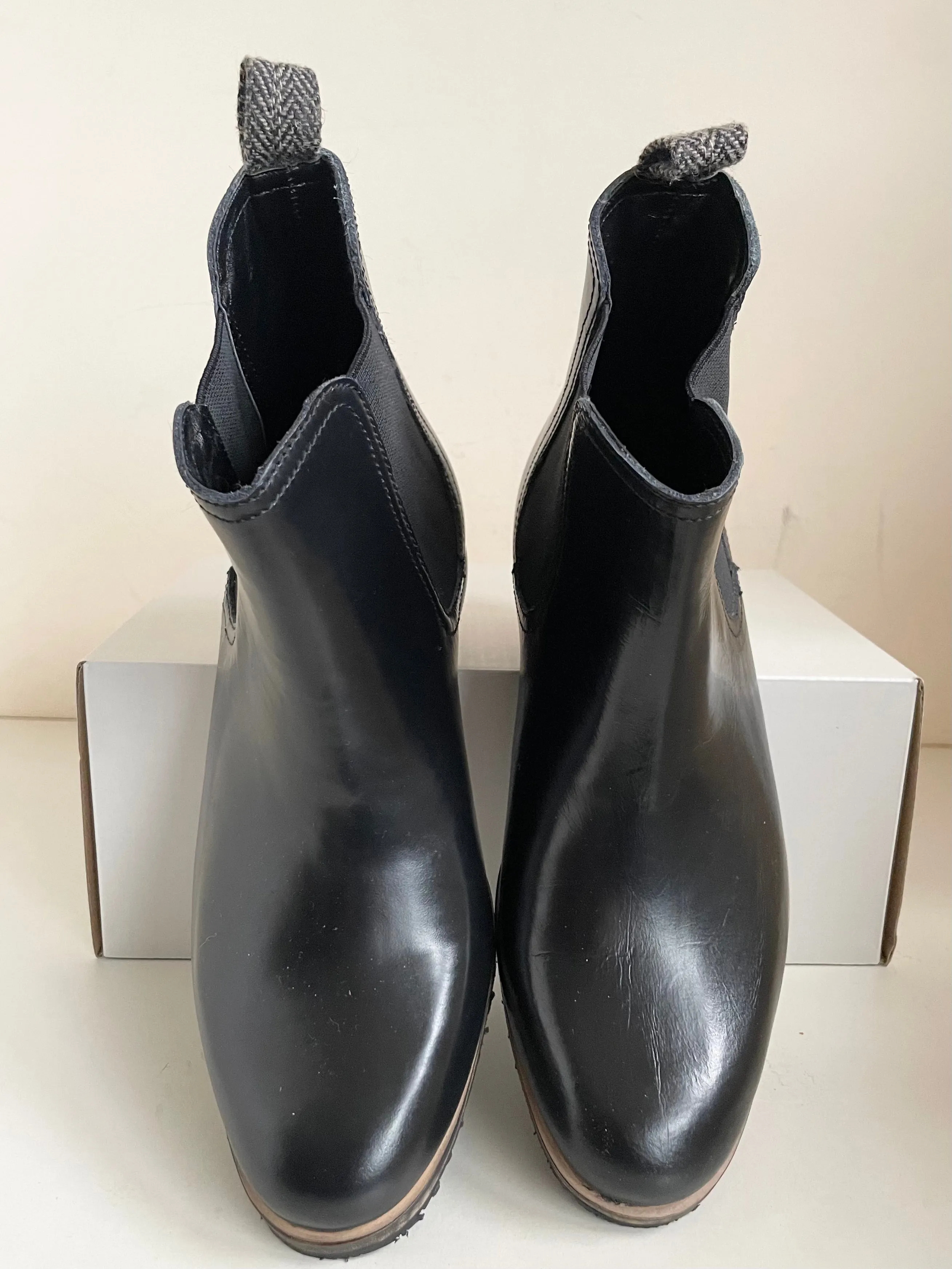 BRAND NEW RAVEL BLACK LEATHER CHELSEA BOOTS SIZE UK 3/35.5