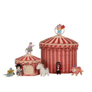Holdie Circus Folk by Olliella
