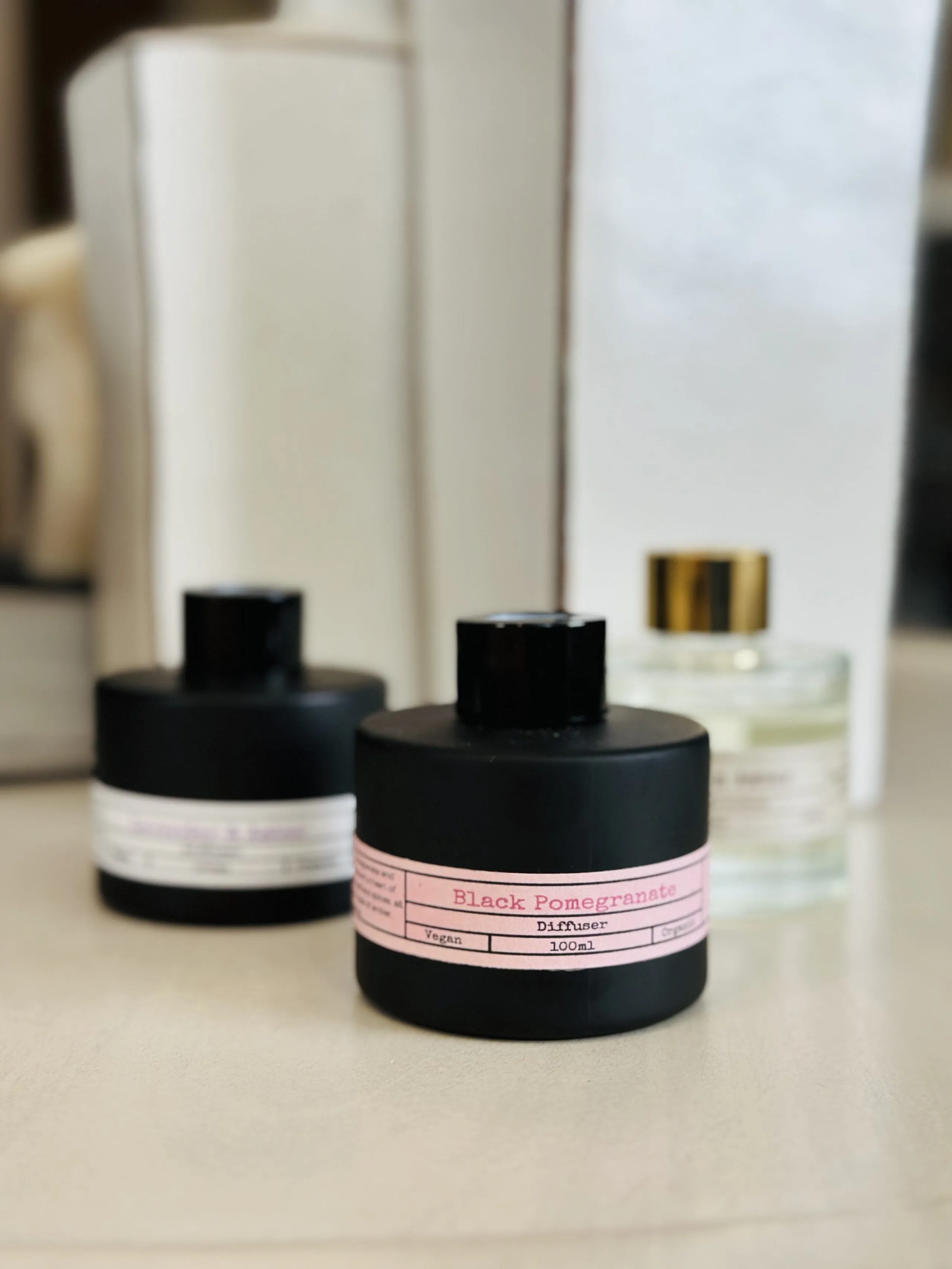 Matte Black Reed Diffuser - Black pomegranate