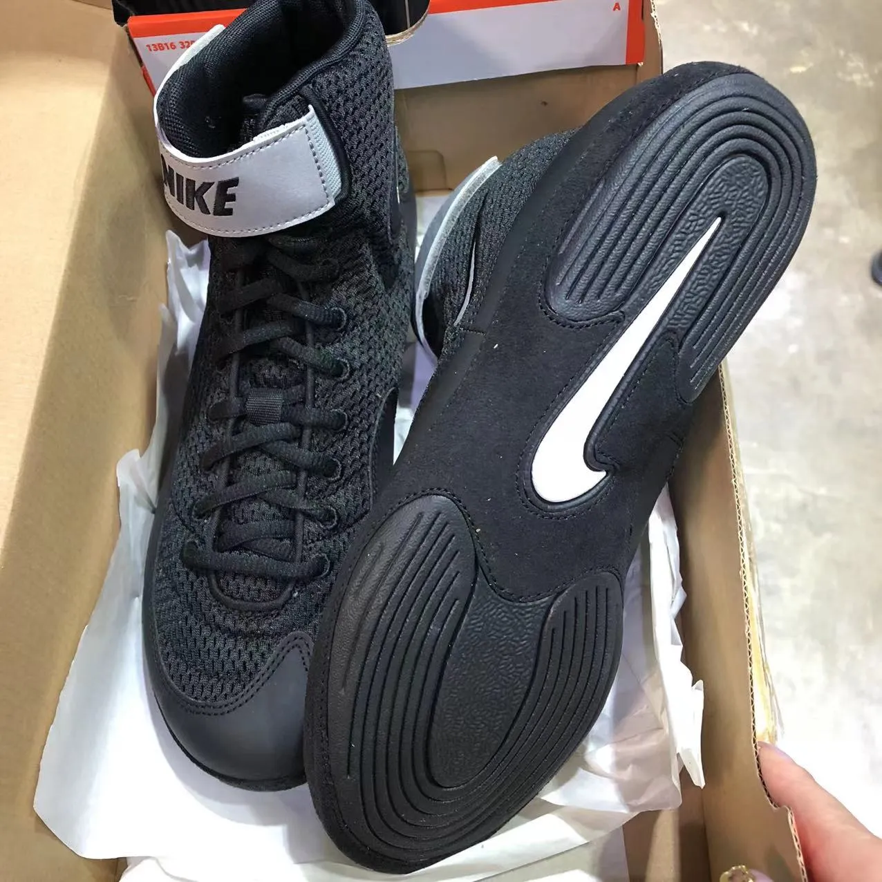 NIKE INFLICT 3 WRESTLING PROFESSIONAL BOXING SHOES BOXING BOOTS US 8.5-10.5 Black Metallic Silver