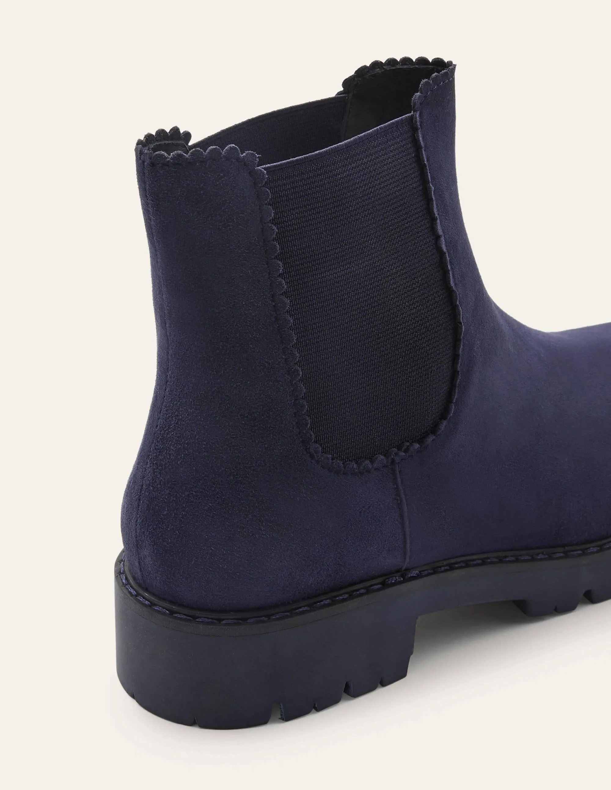 Scallop Detail Chelsea Boots-Navy