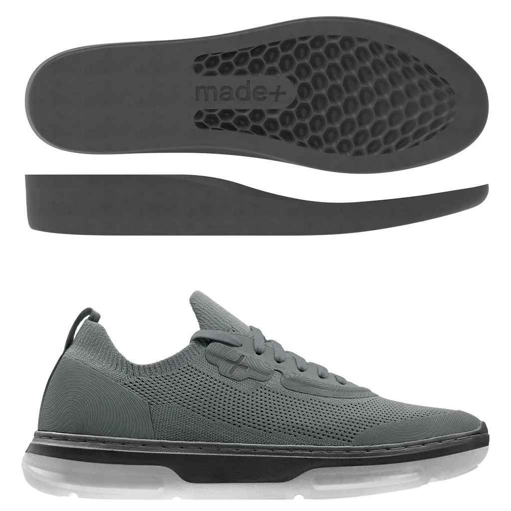 skiff  iron black