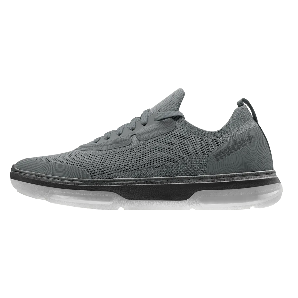 skiff  iron black